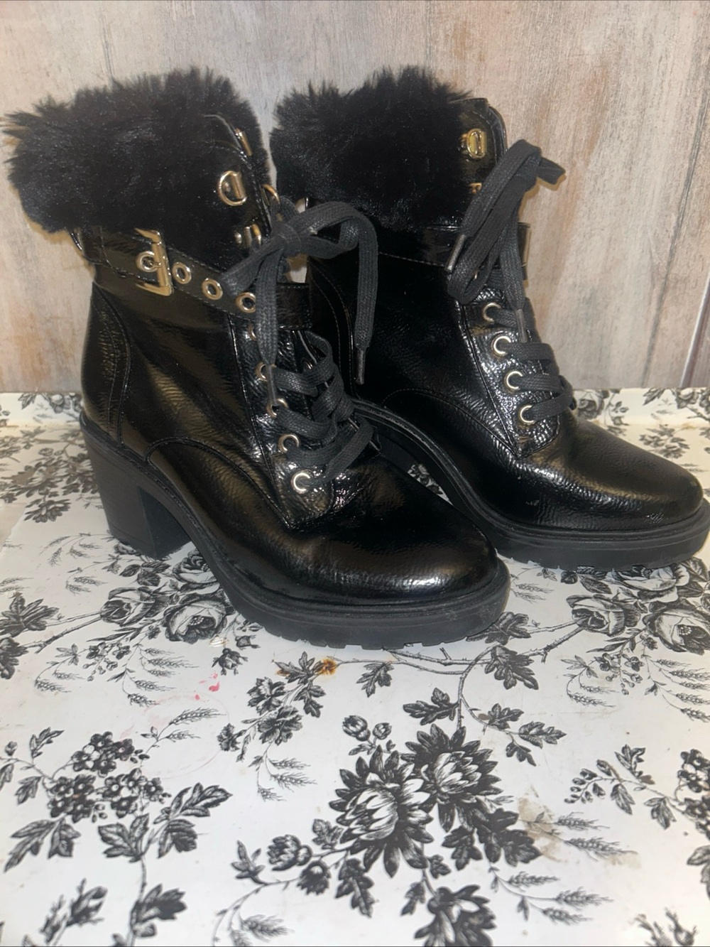Retro Ankle Boots | Patent | Black | Fur Trim | 6.5 | Bootie | Lace Up